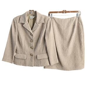 Maggy London 2-Piece Size 8 Jacket Skirt Suit Ivory Textured Lined Polyester